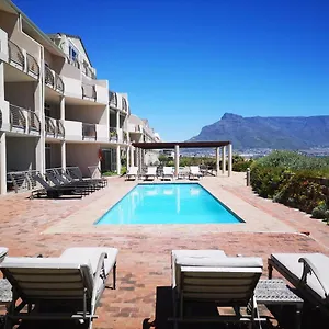 Family Beachfront Leisure Bay Apartment