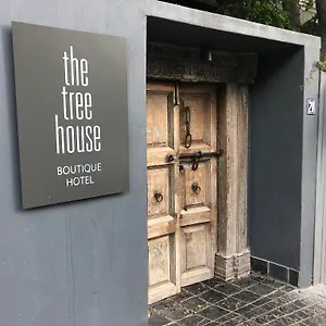 The Tree House Boutique Le Cap